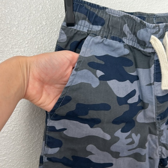 Camouflage print shorts - Picture 2 of 5